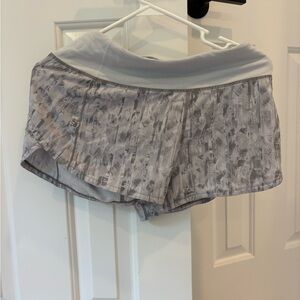 Lululemon Gray Patterned Athletic shorts
